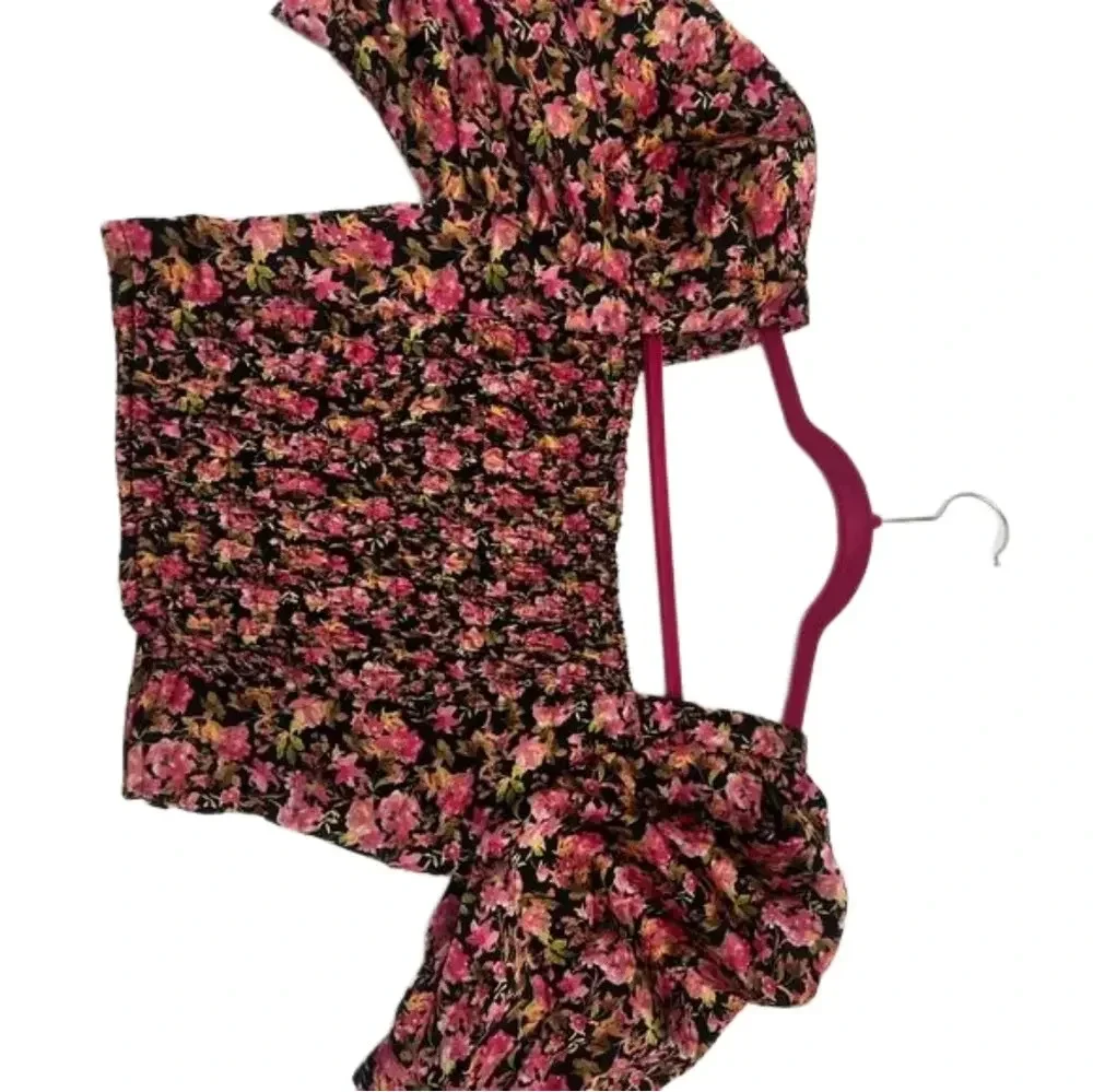 ❌SOLD ❌
💐Vero Moda floral cropped blouse - Picture 3 of 6